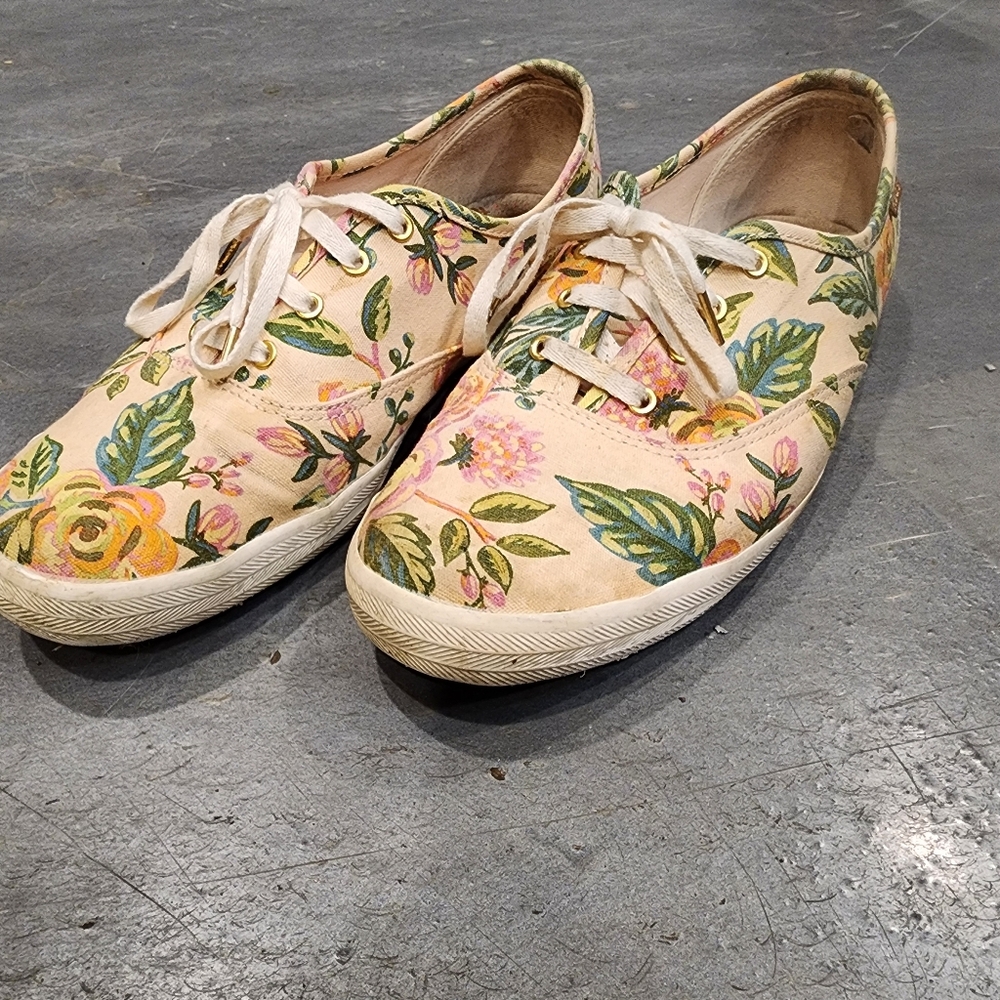 Keds 10, Well Worn